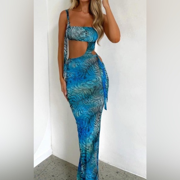 Outcast Blue Patterned Maxi Dress - Picture 1 of 3